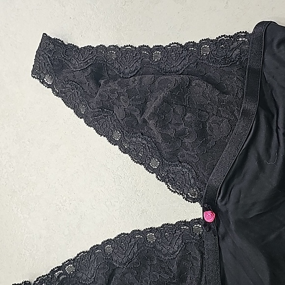 Victoria's Secret Intimate - Picture 3 of 7